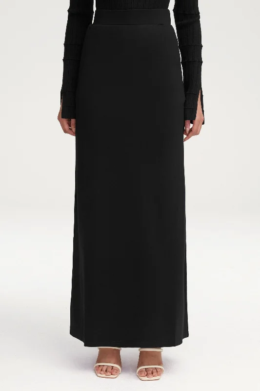 Vintage Elegance Essential Jersey Maxi Skirt - Black